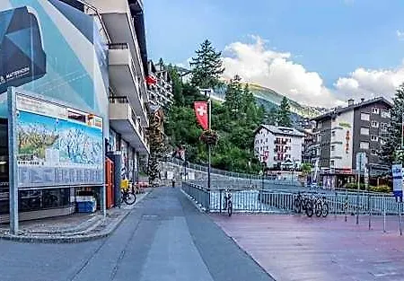 Cheminee Hotel