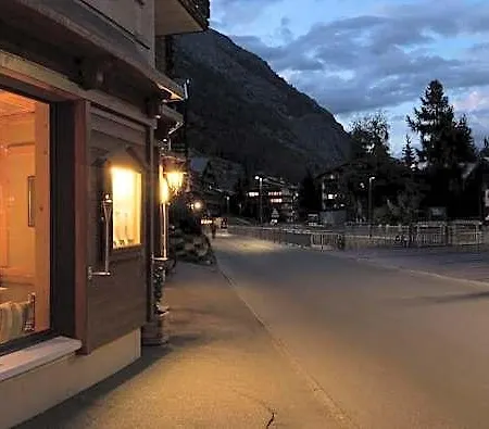 Cheminee Hotel