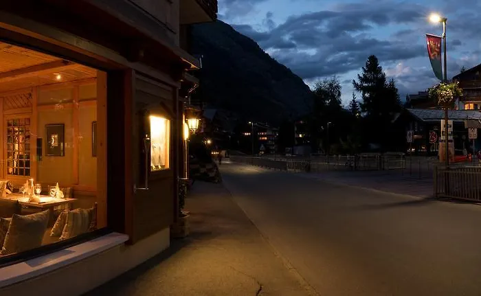 فندق Cheminee زيرمات